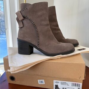 UGG Fraise Whipstitch Ankle Boots, Size 9.5